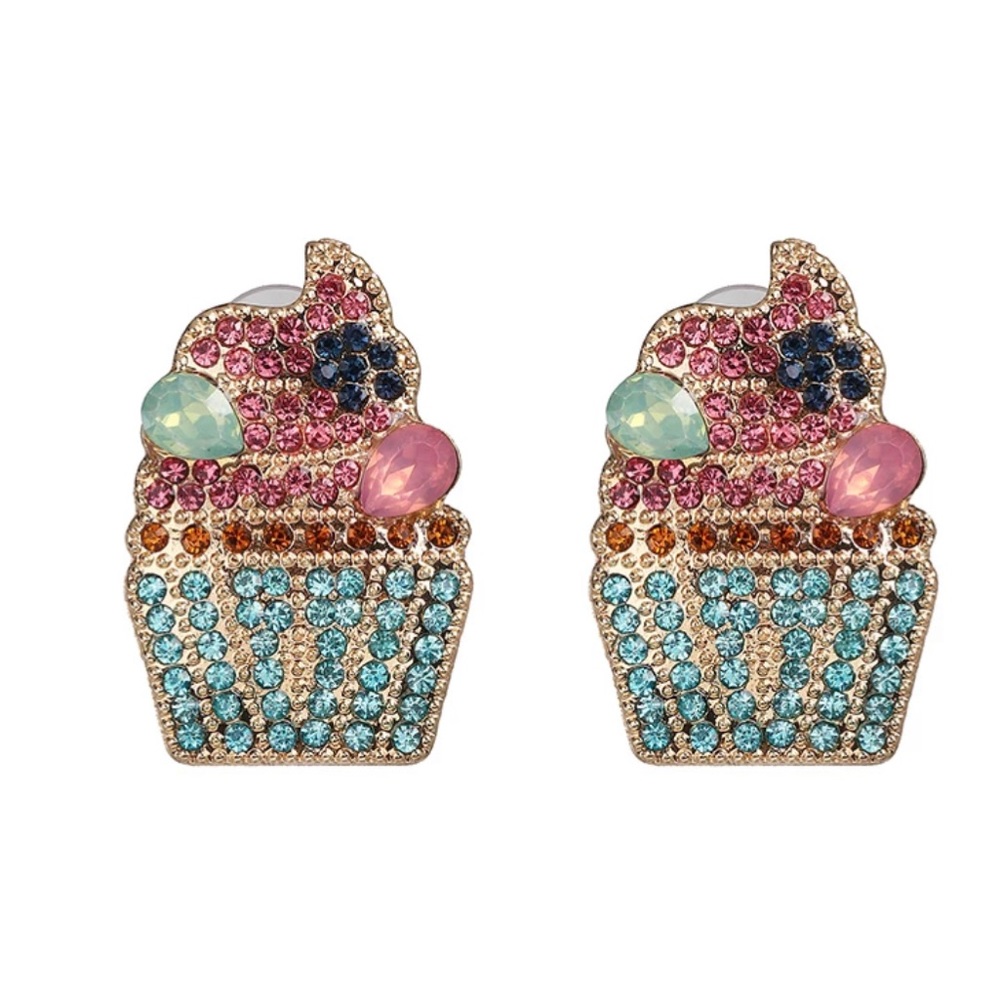 Fashion earrings 🧁